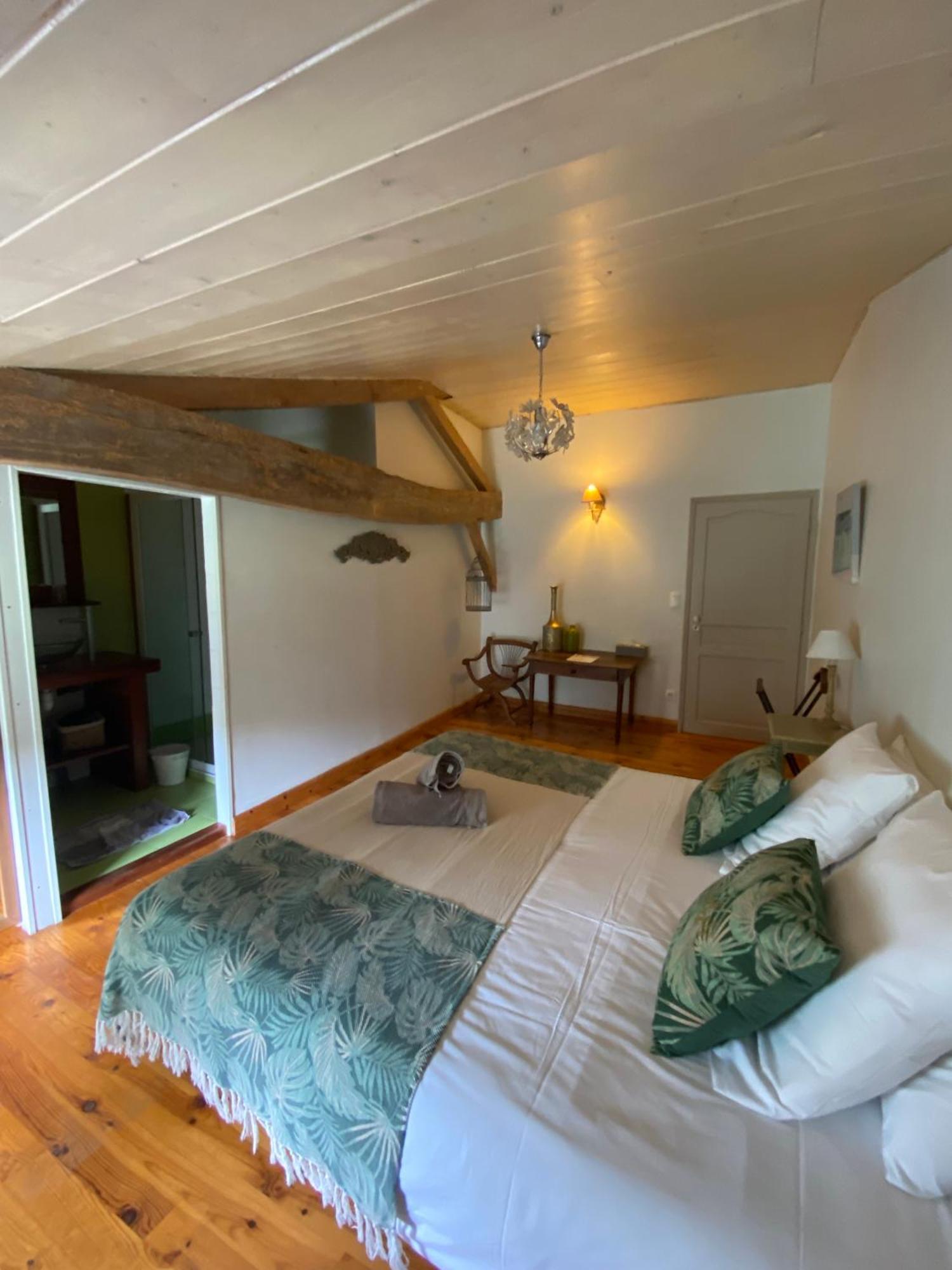 Maison D'Emmannaelle Auros Luaran gambar